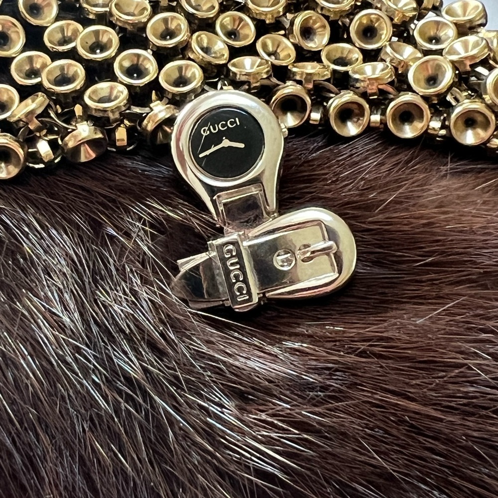 Gucci Silver pin or brooch with watch details. - Picture 10 of 10